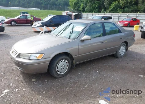 1999 Toyota Camry Le from USA, damaged, VIN 4T1BG22K3XU871911